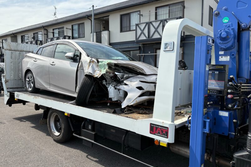 プリウス　事故車