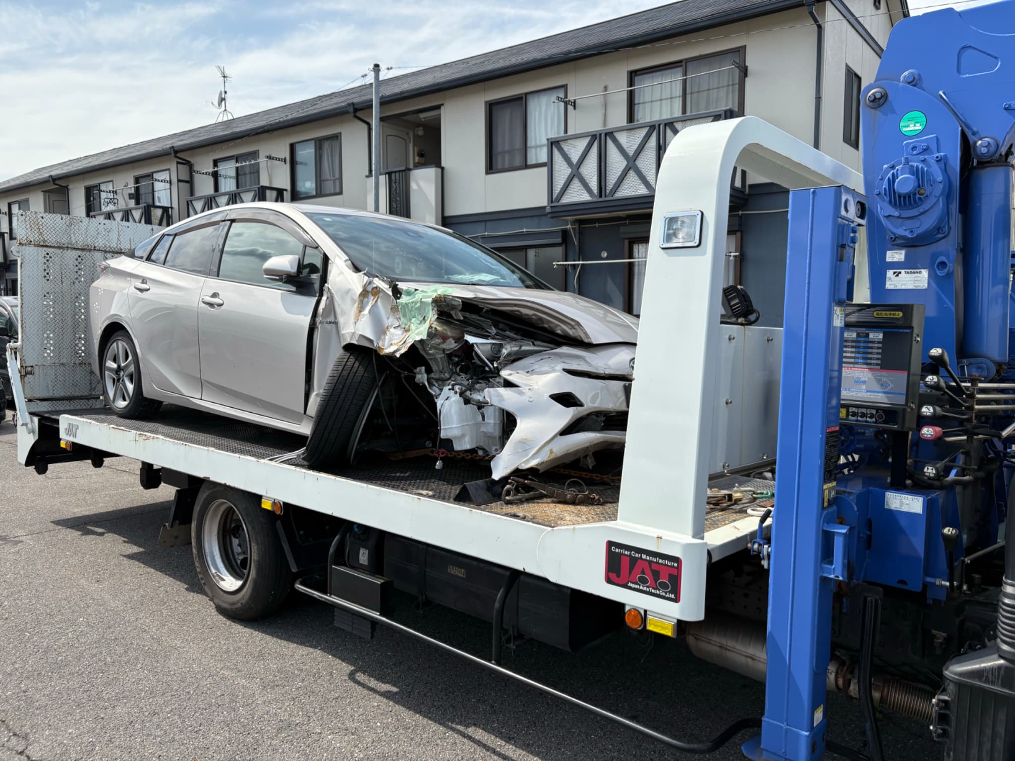 🚗【買取実績】日進市より引取｜右前大破のプリウス50系を20万円で買取